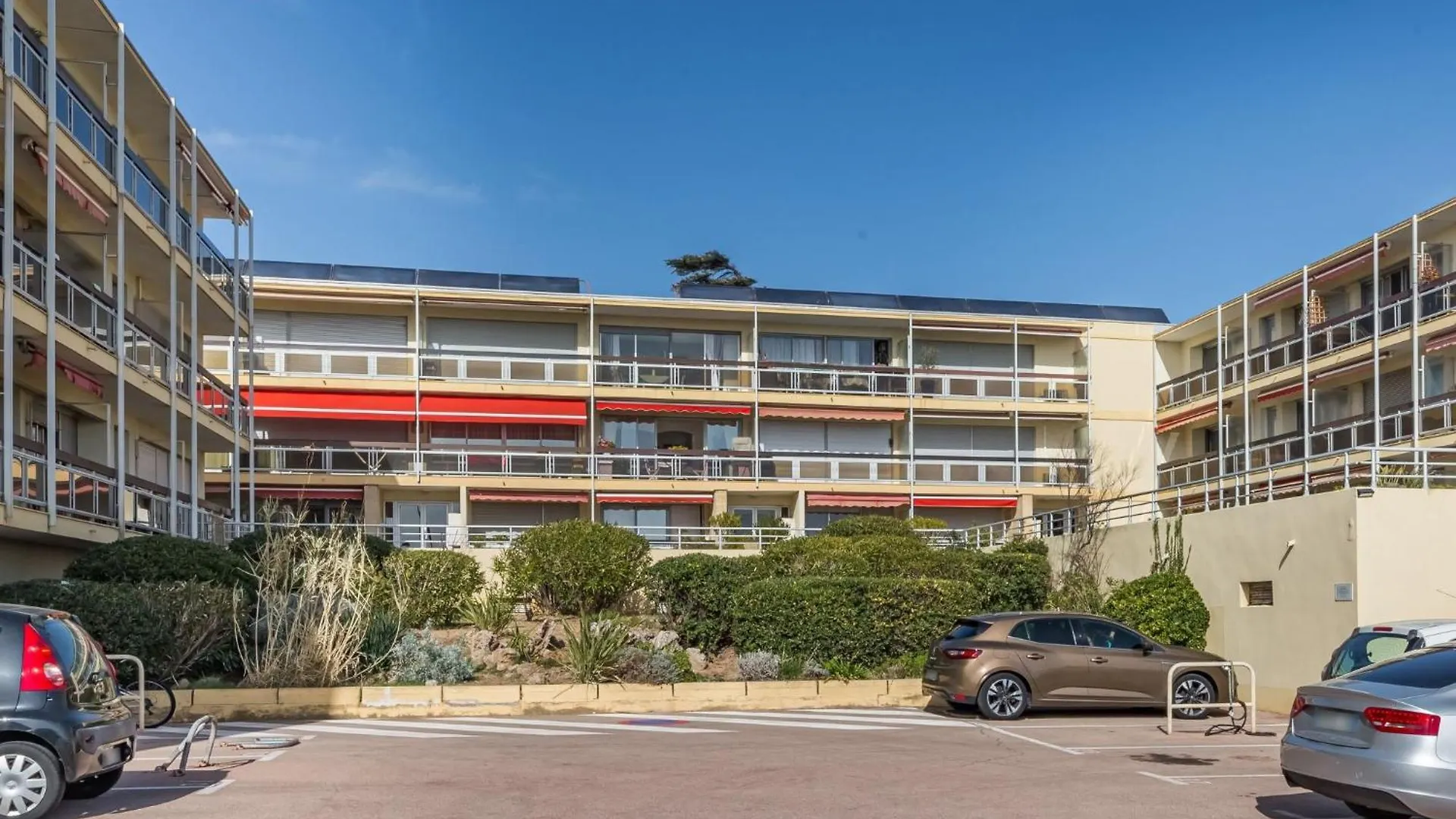 Apartment Le Grand Large-6 By Interhome Sainte-Maxime