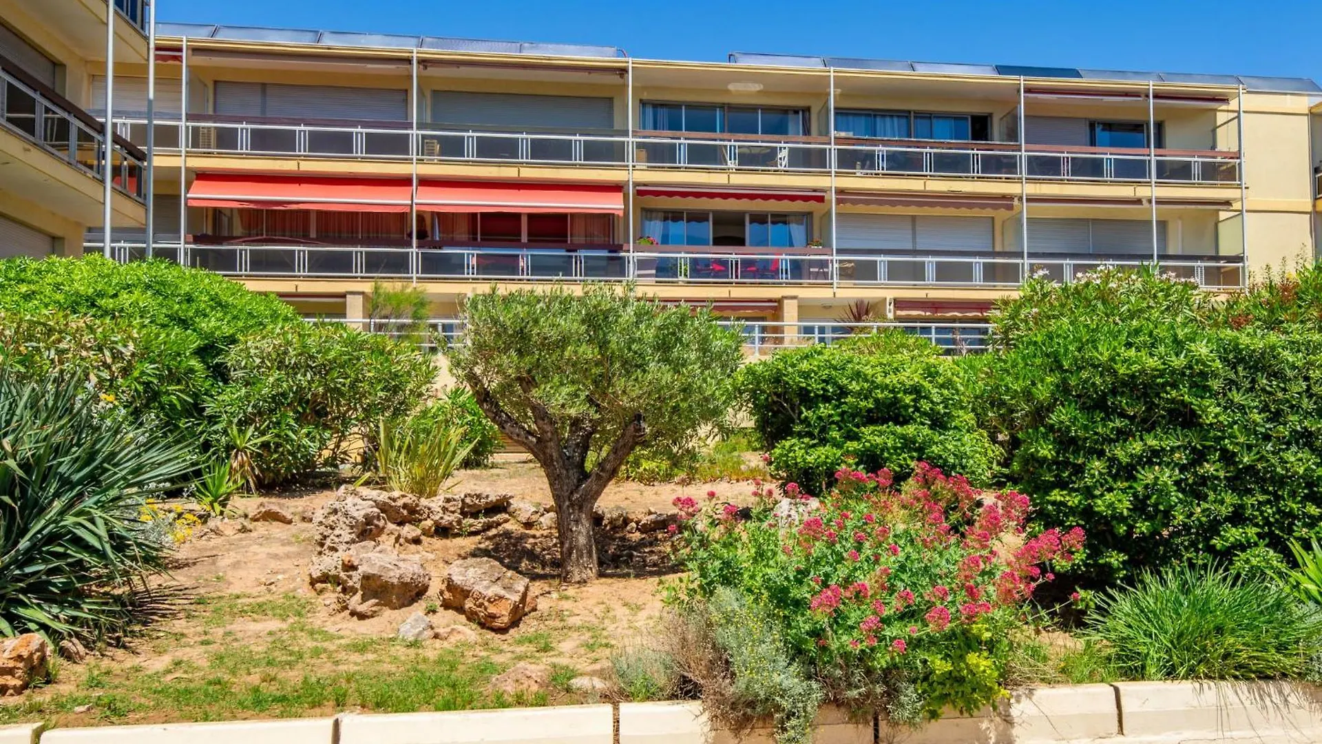 Apartment Le Grand Large-6 By Interhome Sainte-Maxime